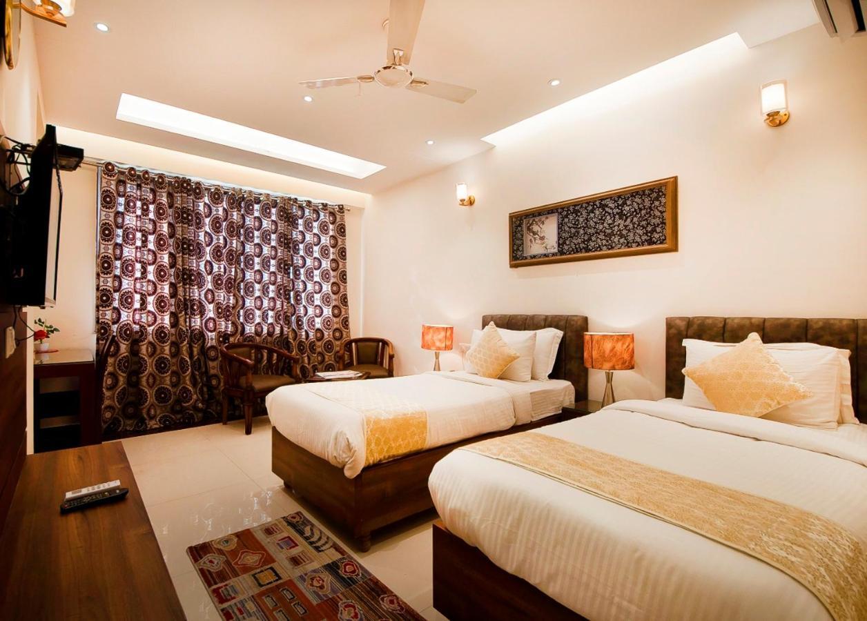 Imperial Apartments Huda City Гургаон Экстерьер фото