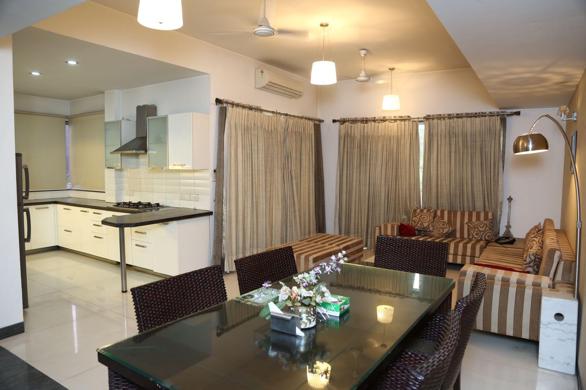 Imperial Apartments Huda City Гургаон Экстерьер фото