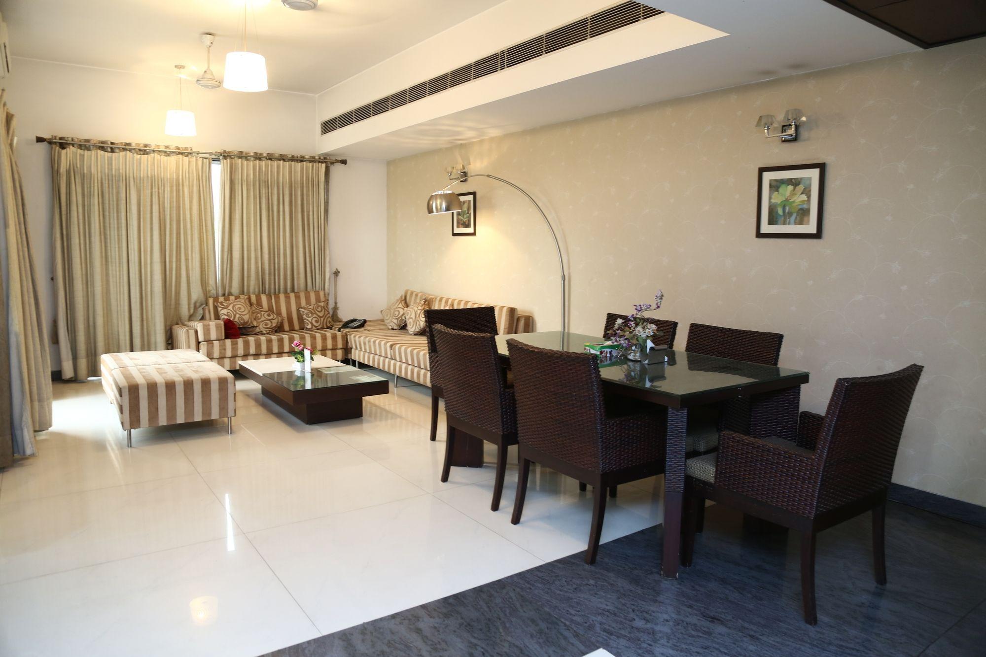 Imperial Apartments Huda City Гургаон Экстерьер фото